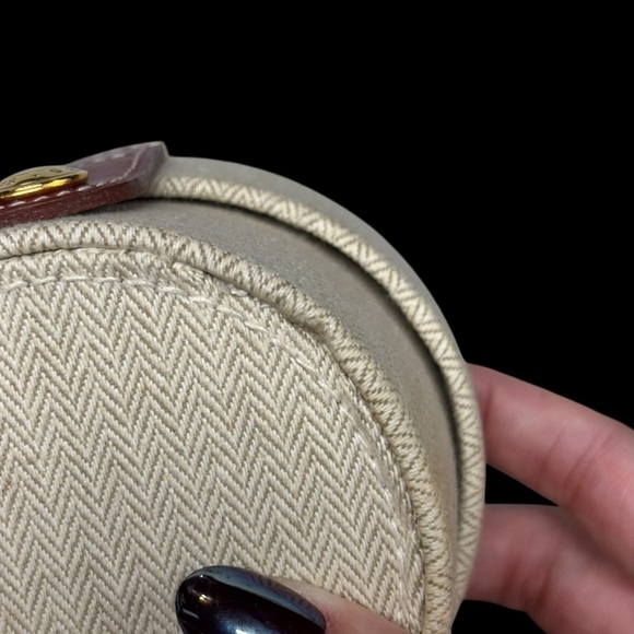 Vintage Hermès Round Jewelry / Watch / Accessory Box | Fabric & Leather - Picture 8 of 12
